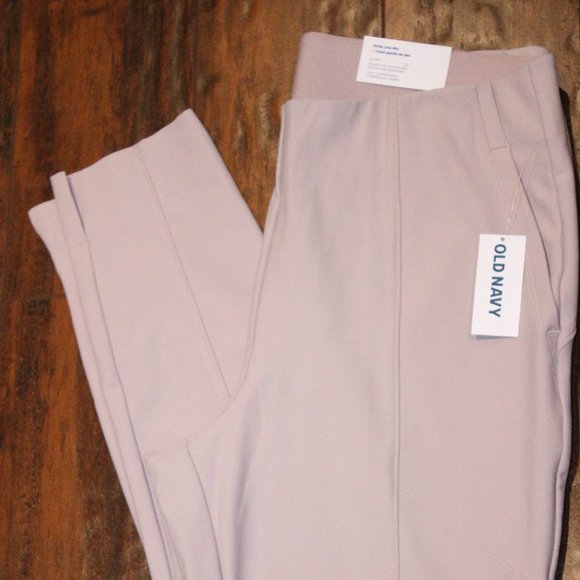 2/$20 🏷 Old Navy Powersoft Active Leggings Size M - Picture 2 of 5